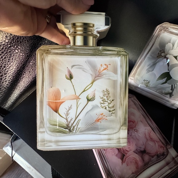 Floral Perfume Wall Decor Set of 3- Height 7in x4.5 - Picture 4 of 6